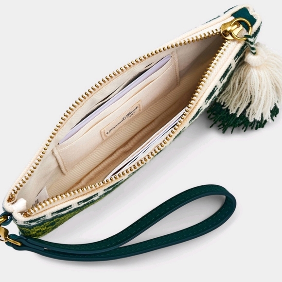 Holiday Theme Zip Wallet! NWT. - Picture 3 of 11